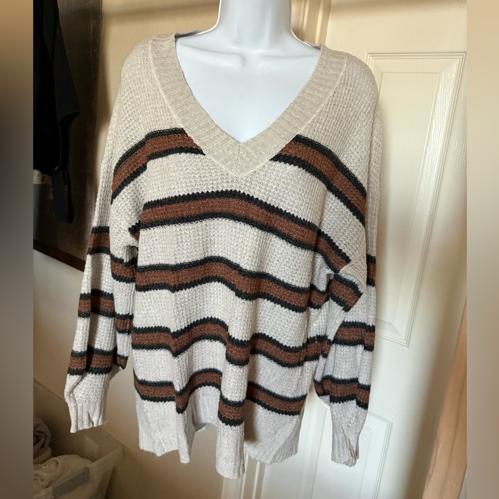 American Eagle Outfitters V-Neck Sweater - Cream, Black, Brown
